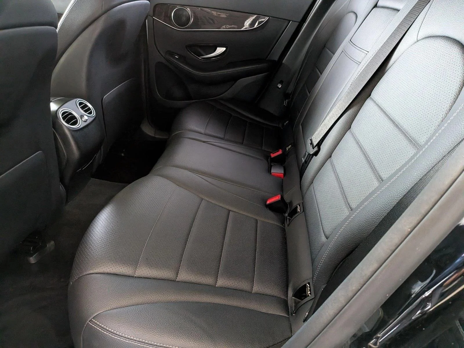 Used 2017 Black Mercedes-Benz GLC 300 image 18