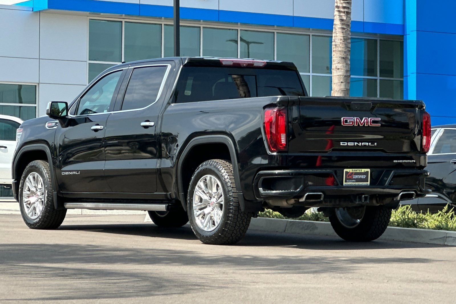 Used 2022 Onyx Black GMC Denali image 6