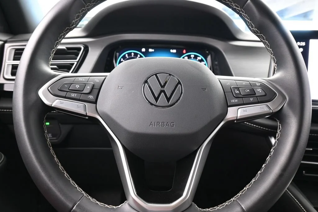 Used 2024 Gray Volkswagen 2.0T SE w/Technology image 23