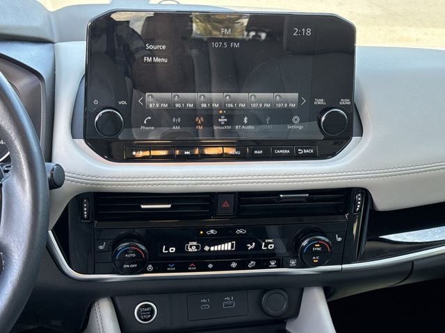 Used 2023 White Nissan SL image 18