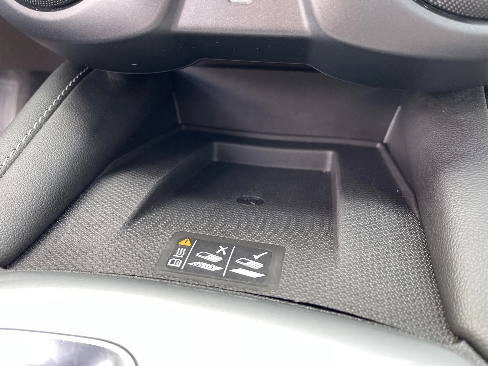 Used 2024 Black Chevrolet 2LT image 27