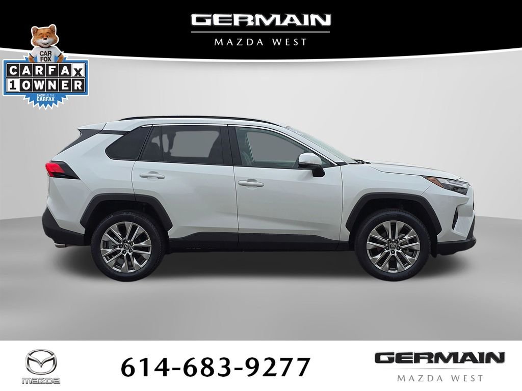 Used 2025 Beige Toyota XLE Premium image 7
