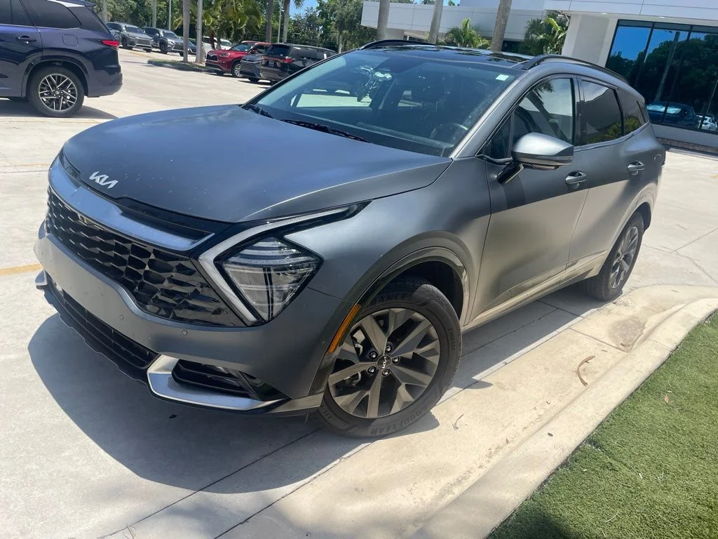 Used 2025 Shadow Matte Gray Kia SX-Prestige image 5