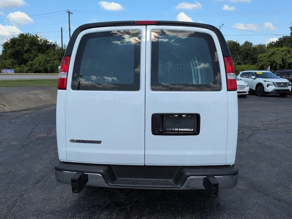 Used 2025 White Chevrolet Work Van image 6