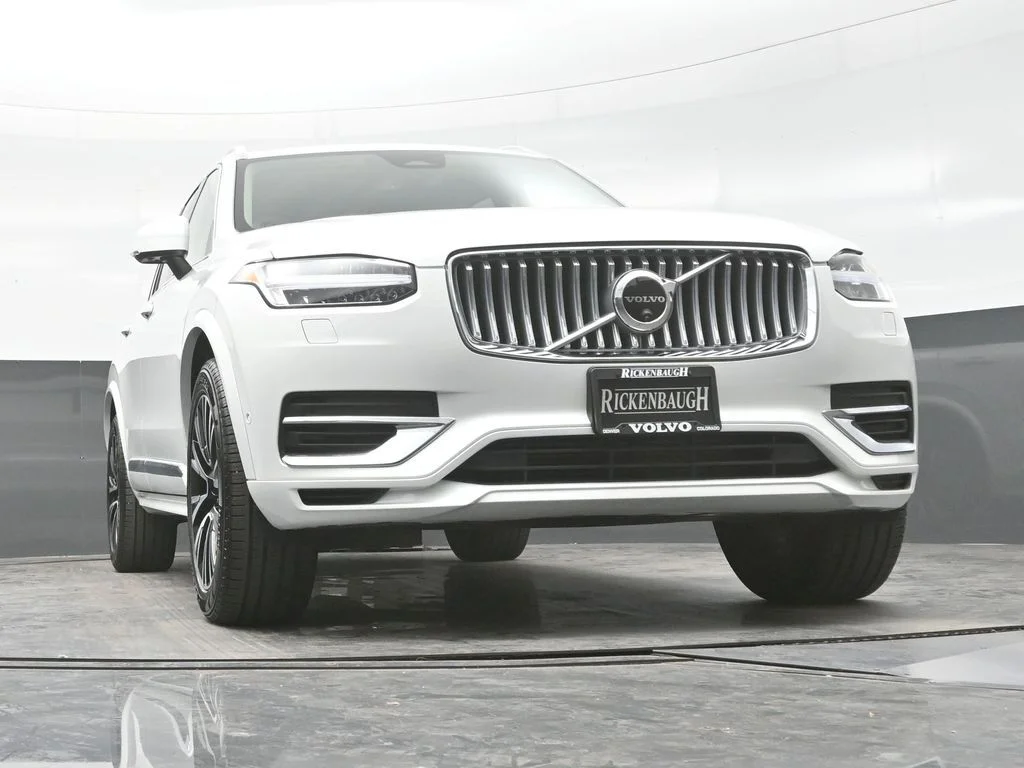 Certified Used 2025 Crystal White Volvo Plus image 24