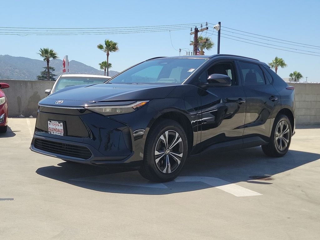Used 2025 Toyota bZ4X XLE with VIN JTMAAAAAXSA066485 for sale in Glendale, CA