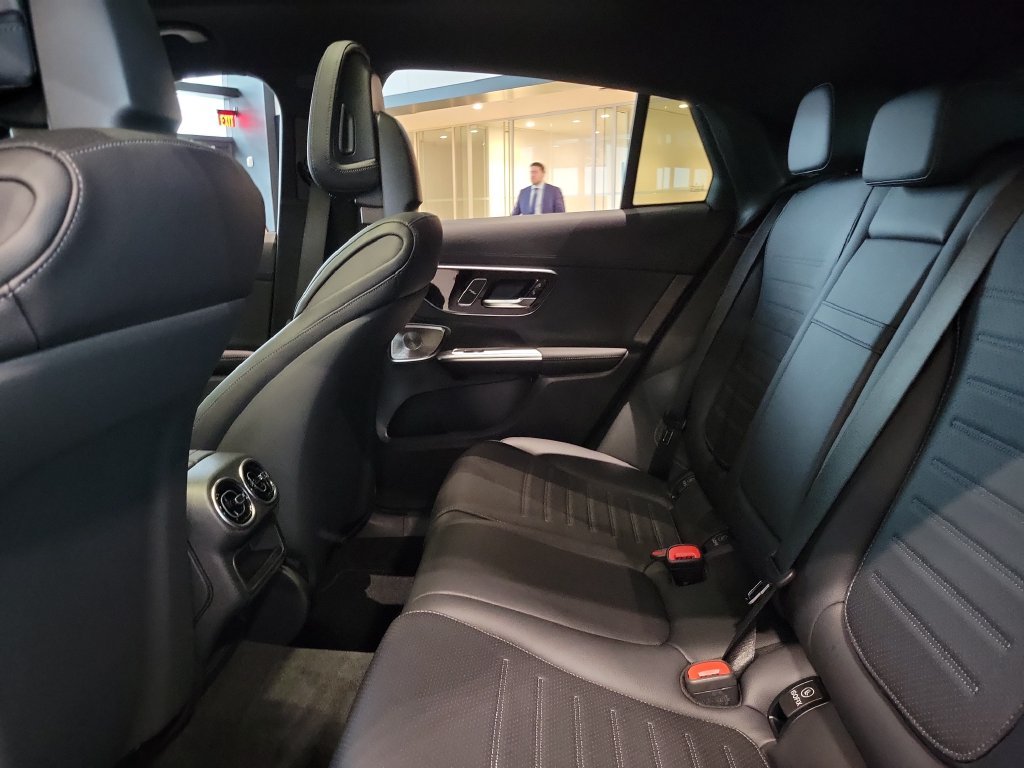 New 2027 Starling Blue Metallic Mercedes-Benz GLC 300 image 11