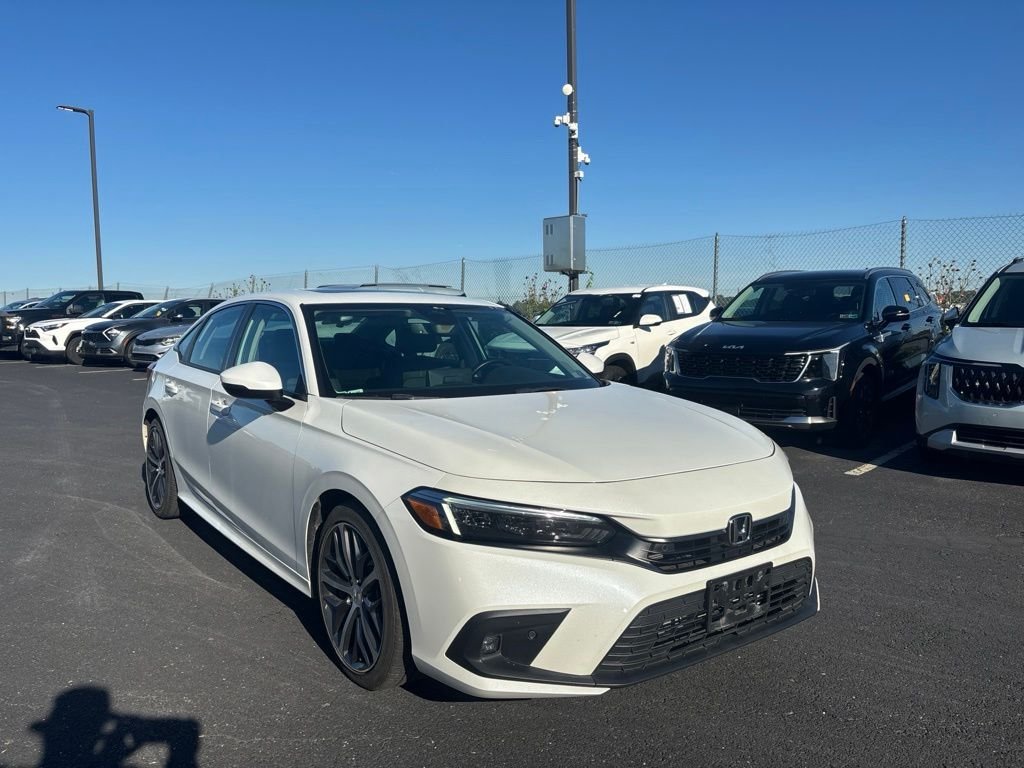 Used 2023 White Honda Touring image 1