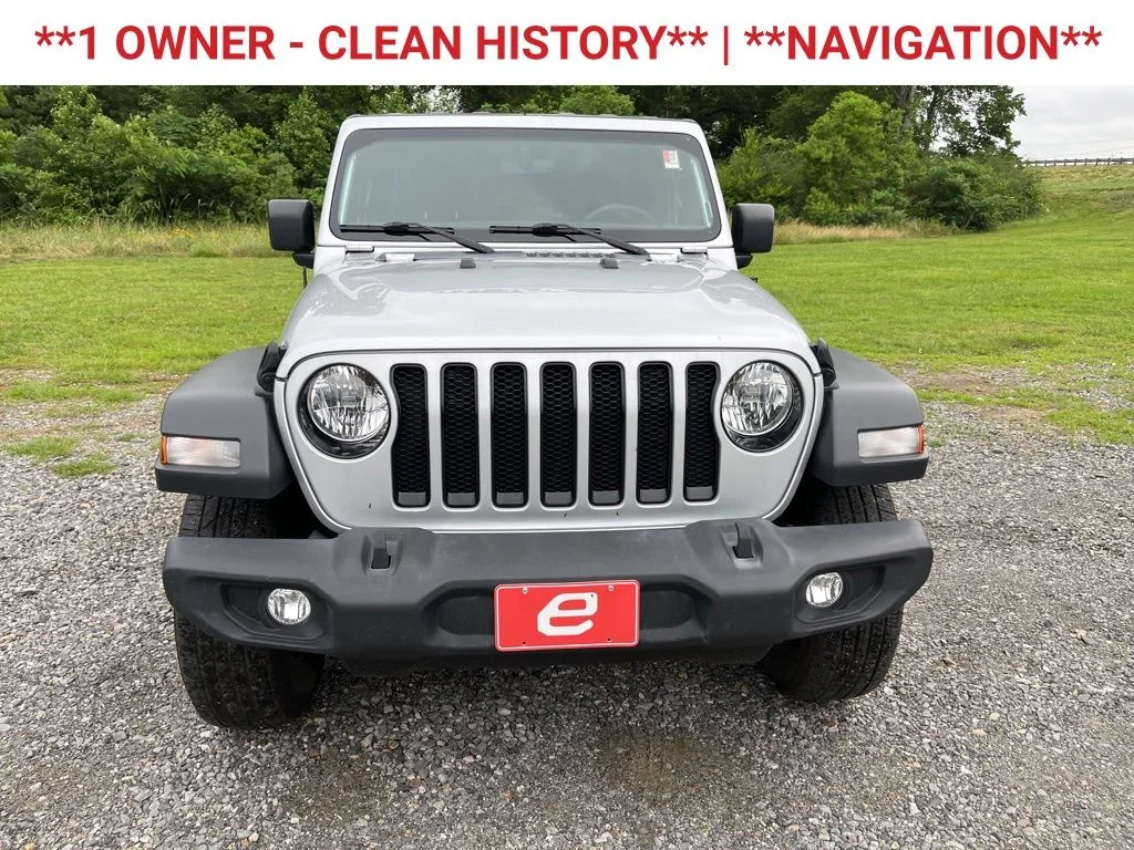 Used 2023 Silver Jeep Altitude image 2