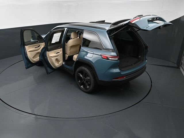 New 2026 Steel Blue Exterior Paint Jeep Limited image 28