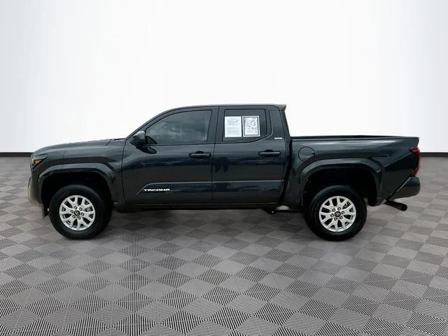 Certified Used 2024  Toyota SR5 image 4