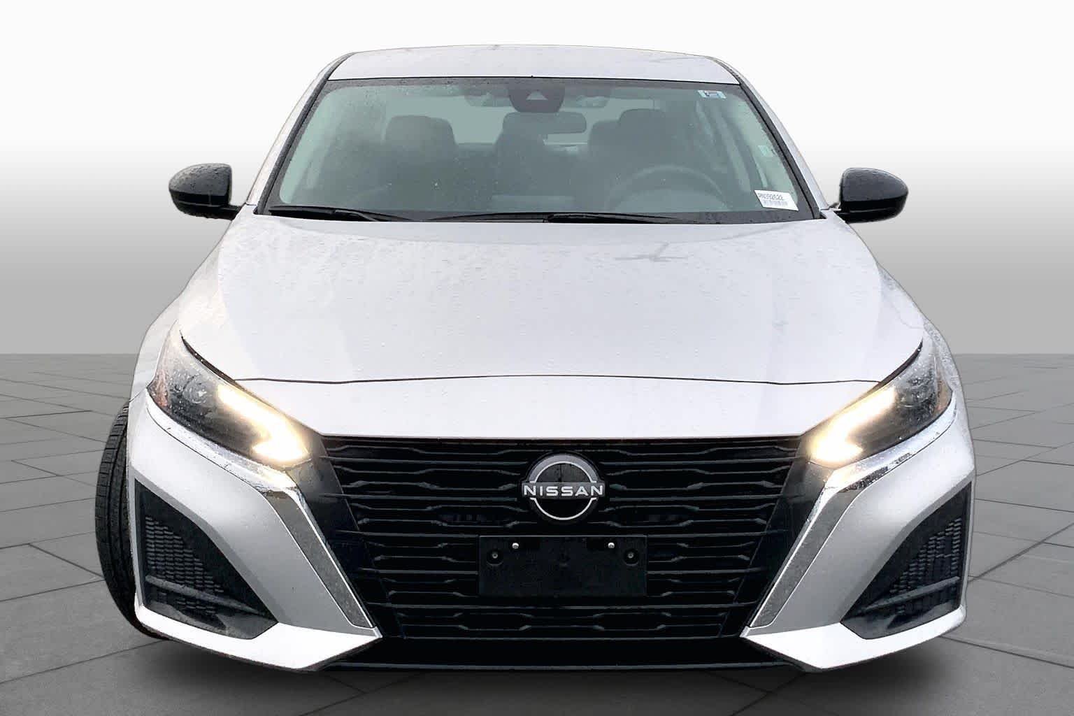 Used 2024 Brilliant Silver Metallic Nissan 2.5 SV image 4