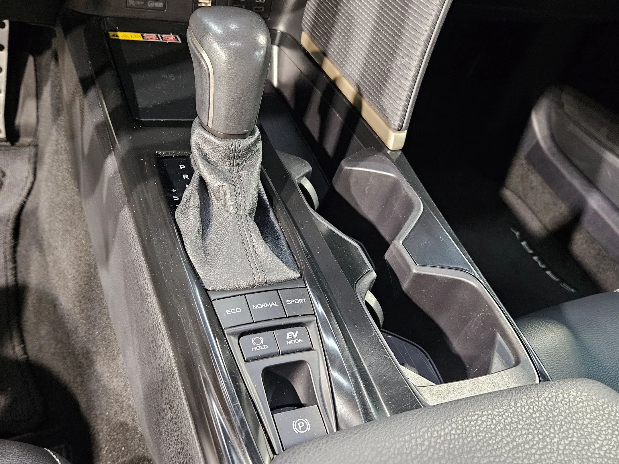 Used 2025 Ocean Gem Toyota SE image 32