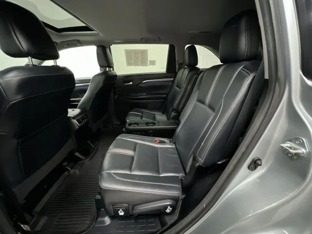 Certified Used 2017 Silver Toyota SE image 26