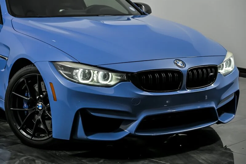 Used 2018 Yas Marina Blue Metallic BMW  image 2