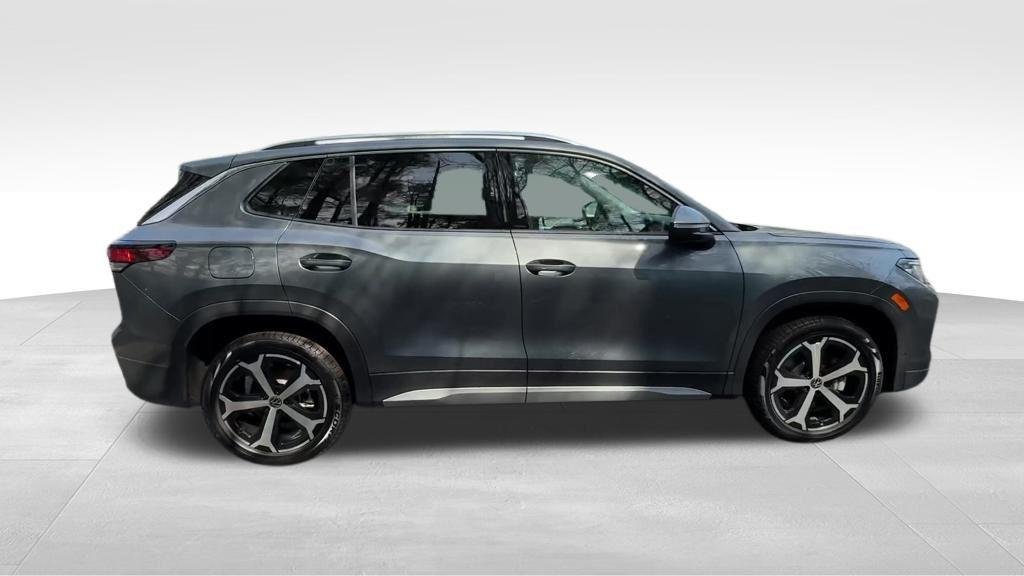 New 2026 Platinum Gray Metallic Volkswagen 2.0T SE image 8