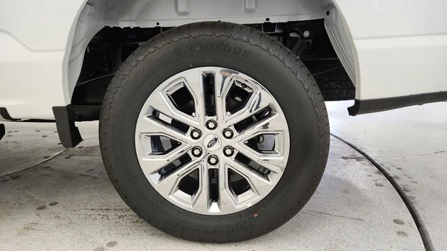 New 2026 Star White Metallic Tri-Coat Ford Lariat® image 9
