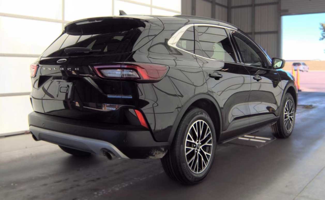 Used 2026 Agate Black Metallic Ford PHEV image 3