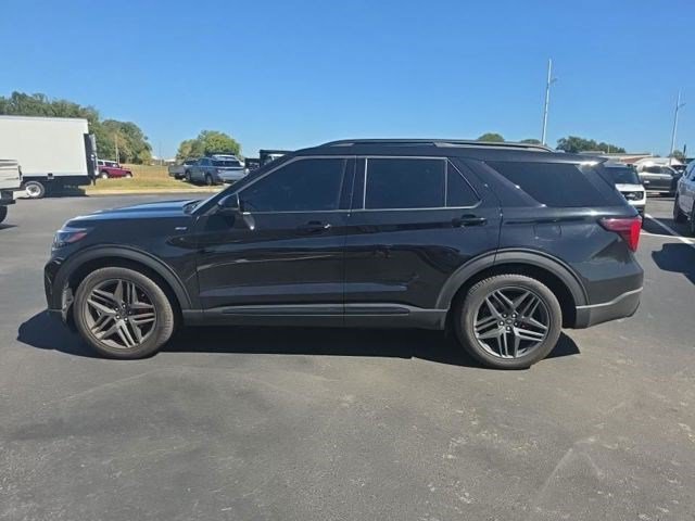 Certified Used 2025 Black Metallic Ford ST-Line image 11