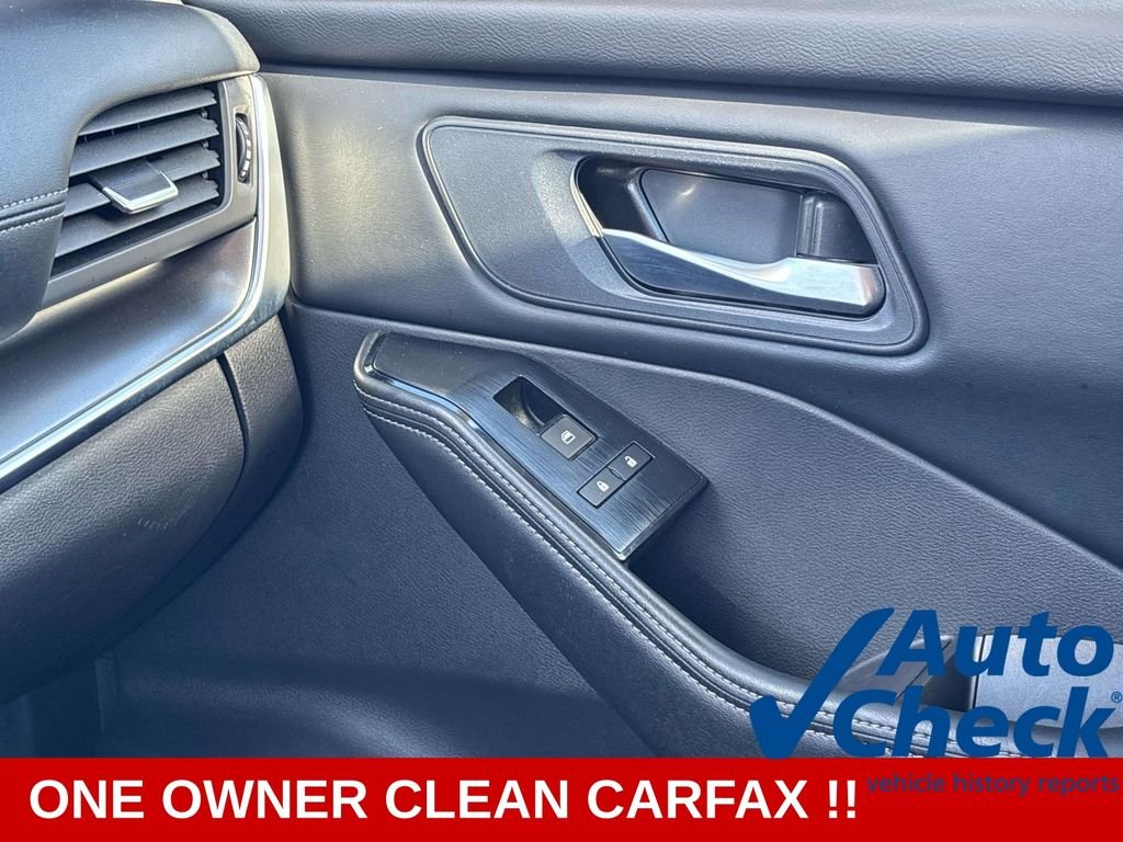 Used 2024 White Nissan SV image 17