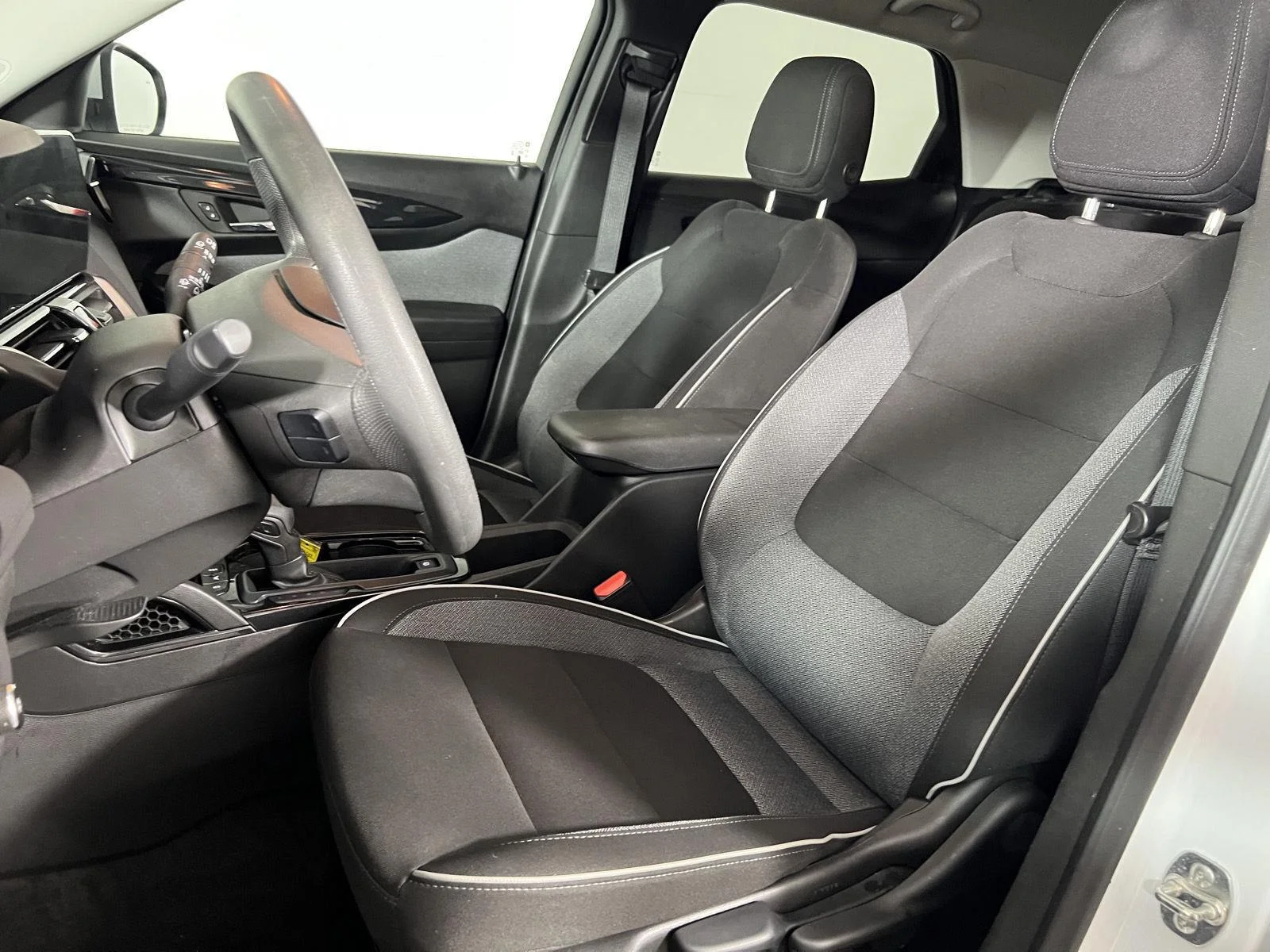 Used 2024 Summit White Chevrolet LT image 12