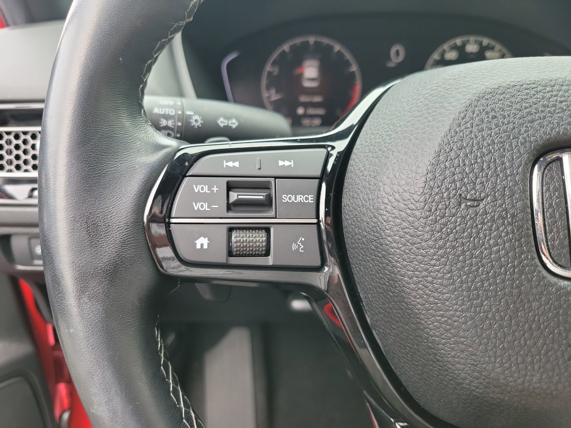 Certified Used 2025 Rallye Red Honda Sport image 29