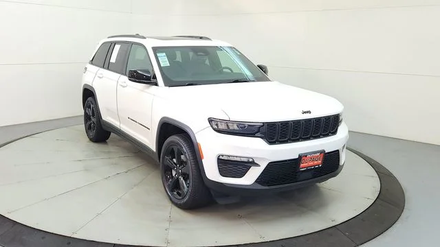 Used 2024 White Jeep Limited image 14
