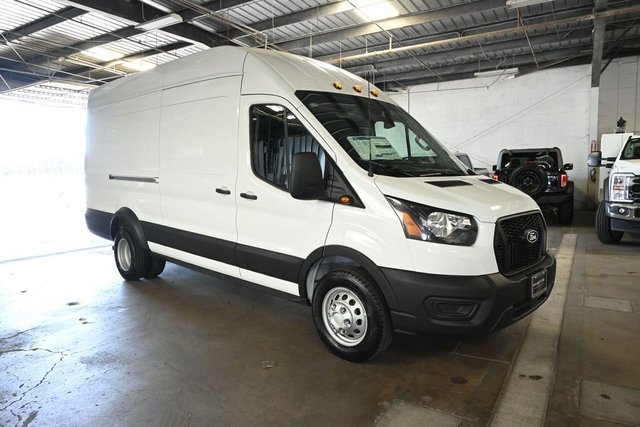 2026 Ford Transit Commercial Base