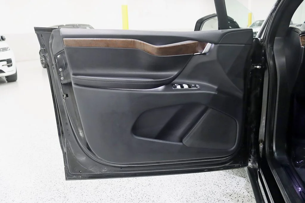 Used 2020 Black Tesla Long Range image 32