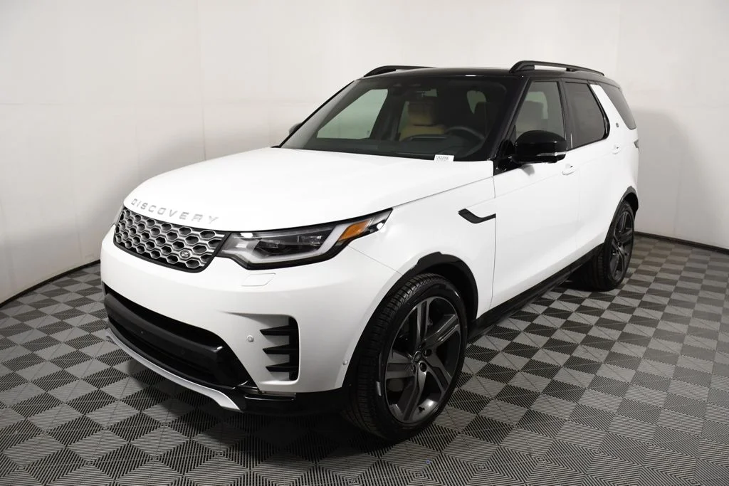 2026 Land Rover Discovery P360 Gemini Edition's photo
