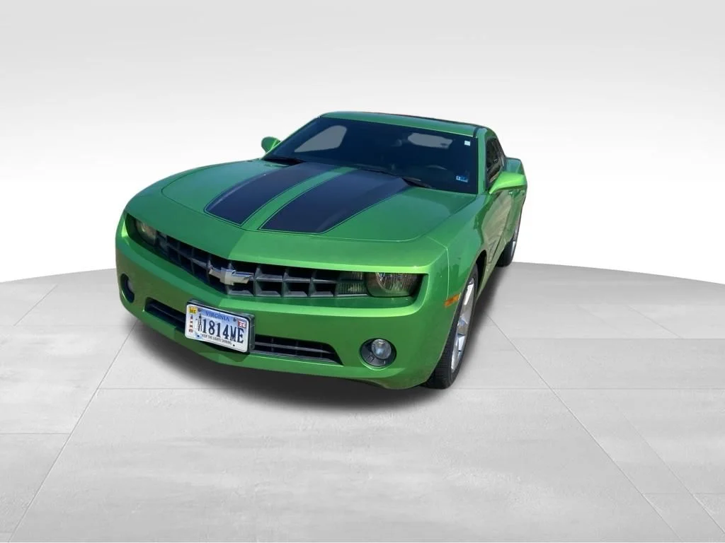 Used 2010 Green Chevrolet 1LT image 3