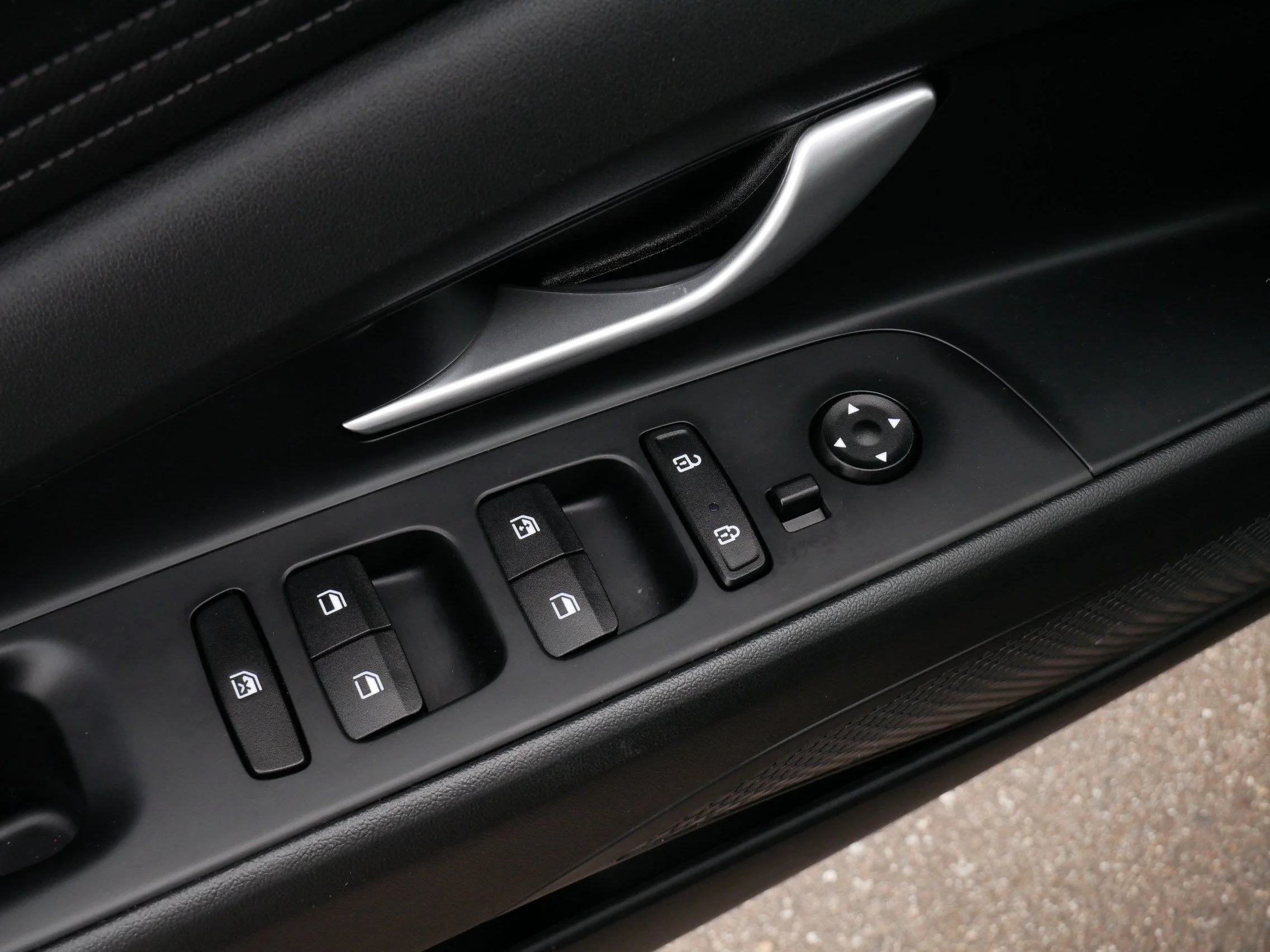 Used 2023 Onyx Black Hyundai SEL image 19