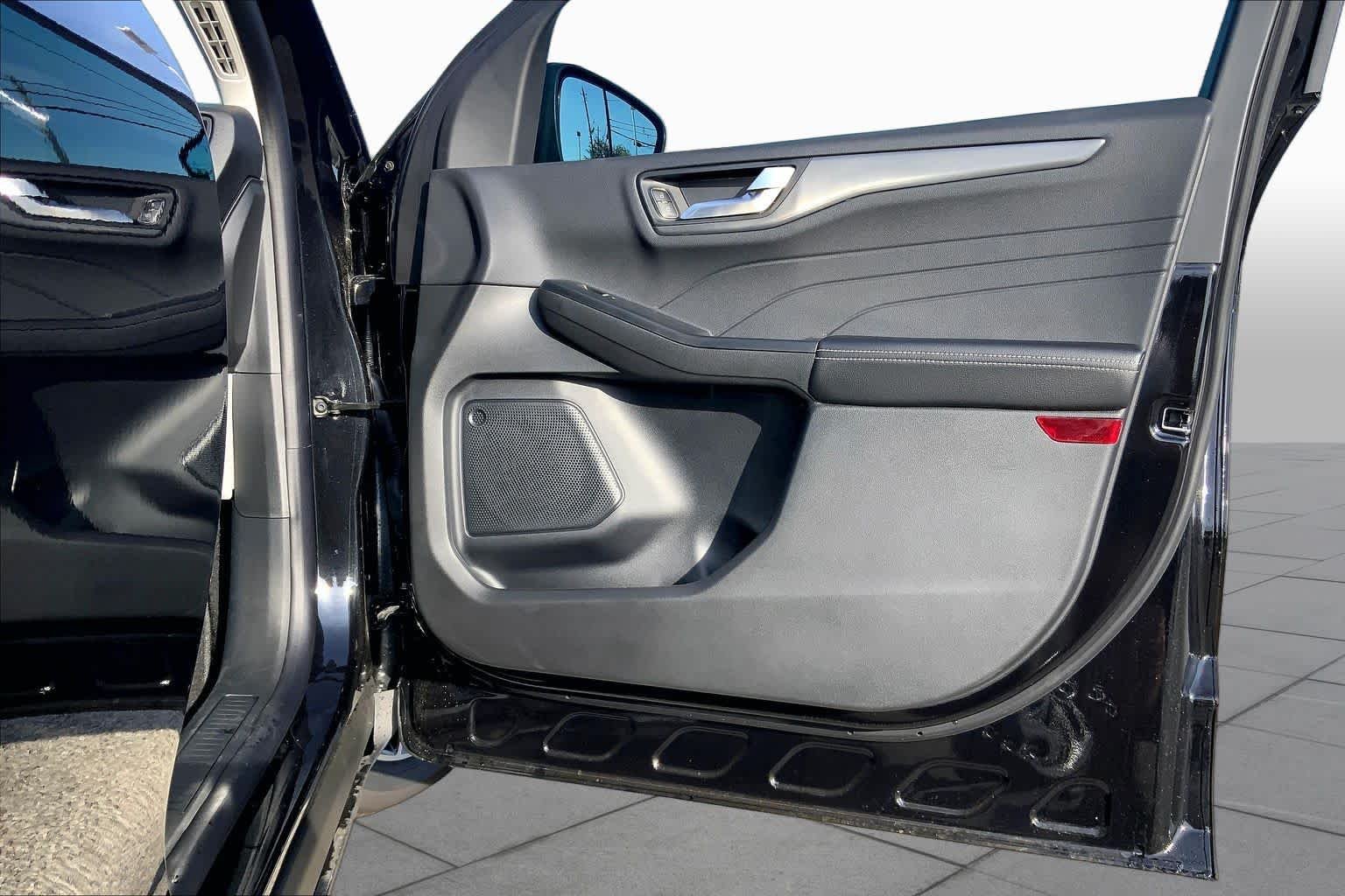 Used 2025 Agate Black Ford PHEV image 46