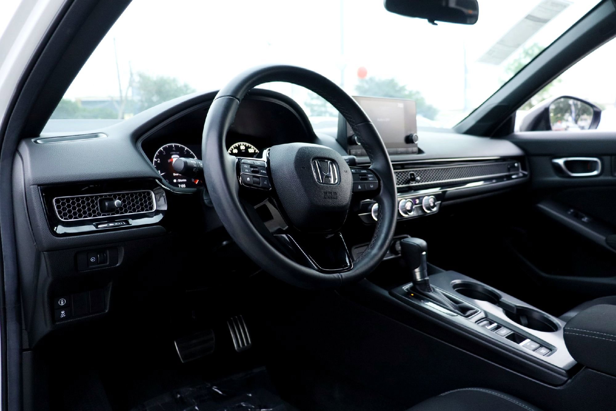 Used 2024 Platinum White Pearl Honda Sport image 8