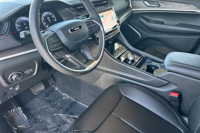 New 2026 Baltic Gray Metallic Clear-Coat Exterior Paint Jeep Limited image 9