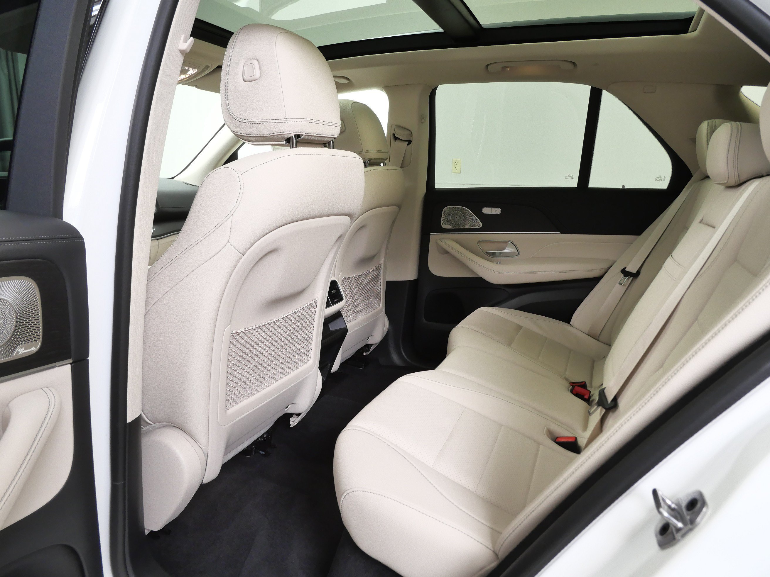 New 2026 Polar White Mercedes-Benz GLE 350 image 9