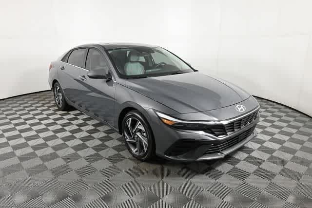 2025 Hyundai Elantra Limited - Photo 58