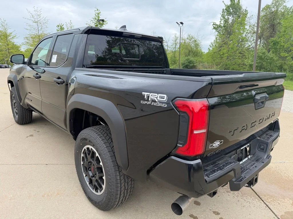 2026 Toyota Tacoma TRD Off Road - Photo 3