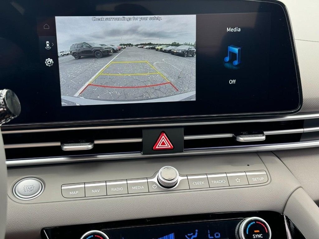 2025 Hyundai Elantra Blue - Photo 16