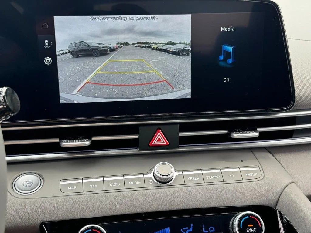 2025 Hyundai Elantra Blue - Photo 16