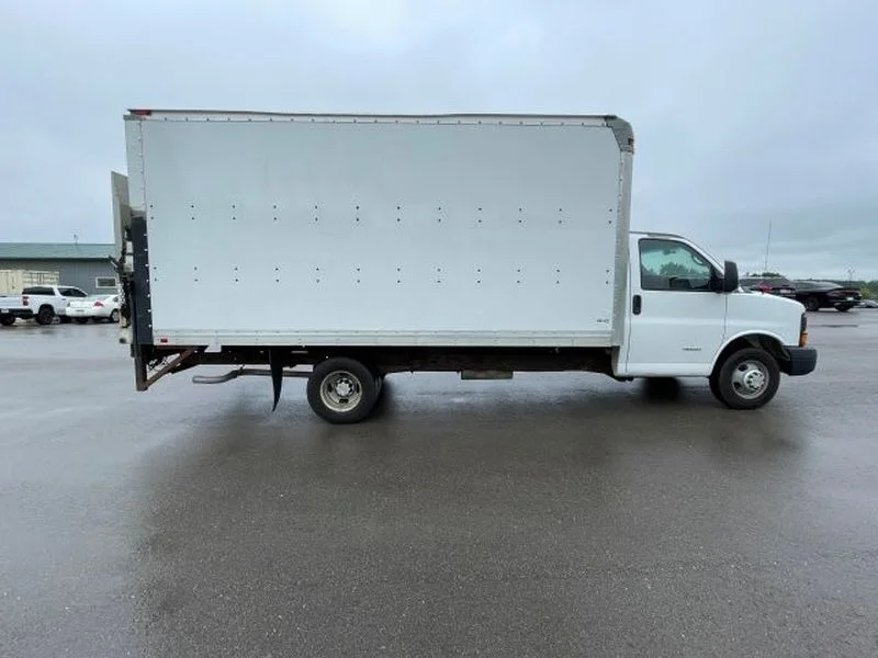 Used 2012 Summit White Chevrolet 2WT image 6