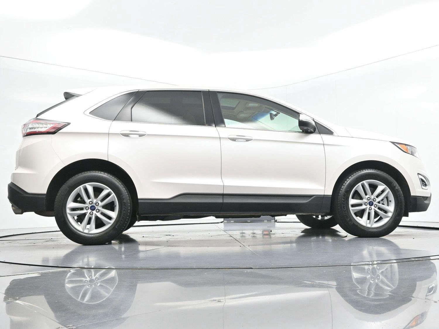 Used 2017 White Platinum Metallic Tri-Coat Ford SEL image 46