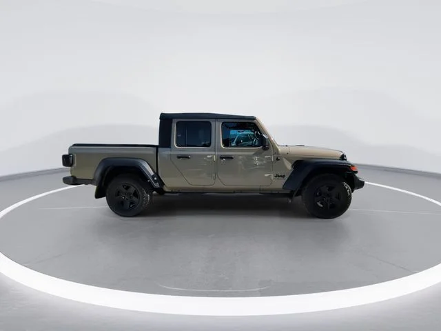 Used 2020 Beige Jeep Sport image 9