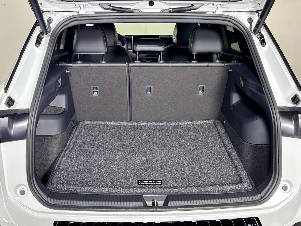 New 2026 Opal White w/Deep Black Roof Volkswagen 2.0T SE R-Line Black image 21