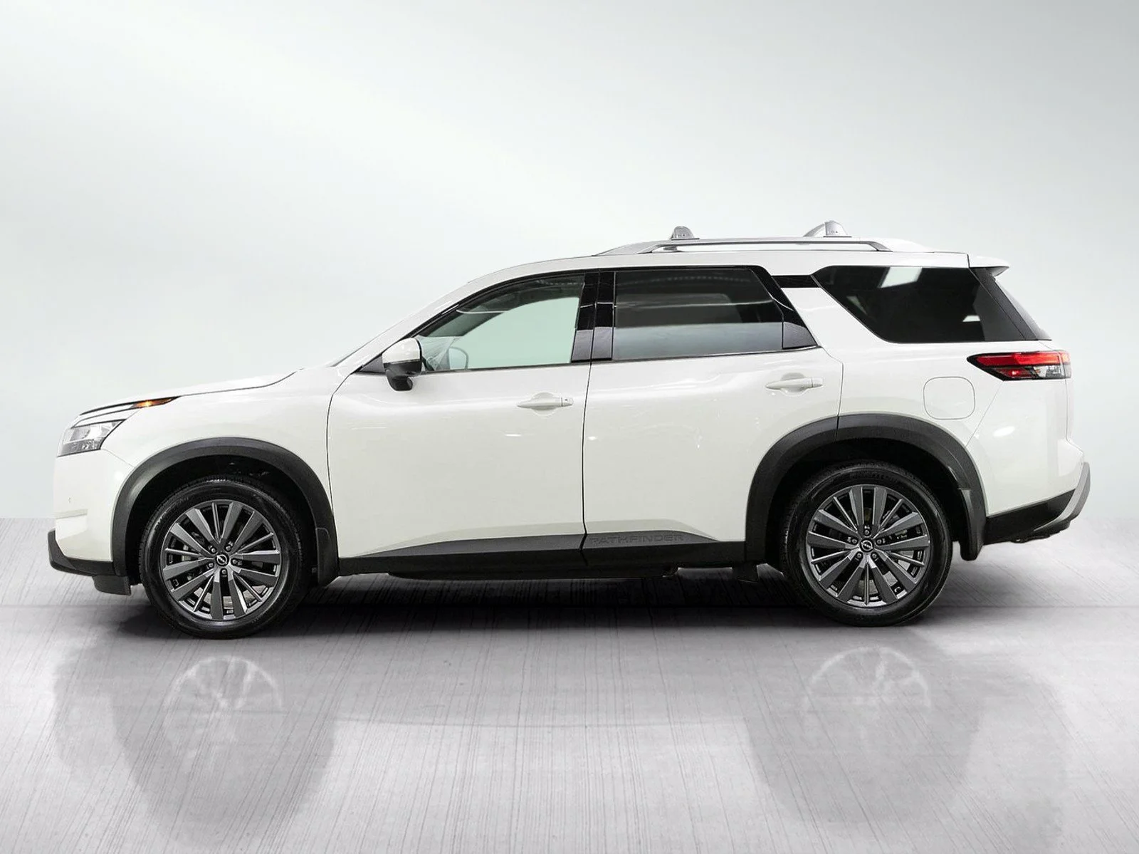 Used 2023 Pearl White Tricoat Nissan SL image 2