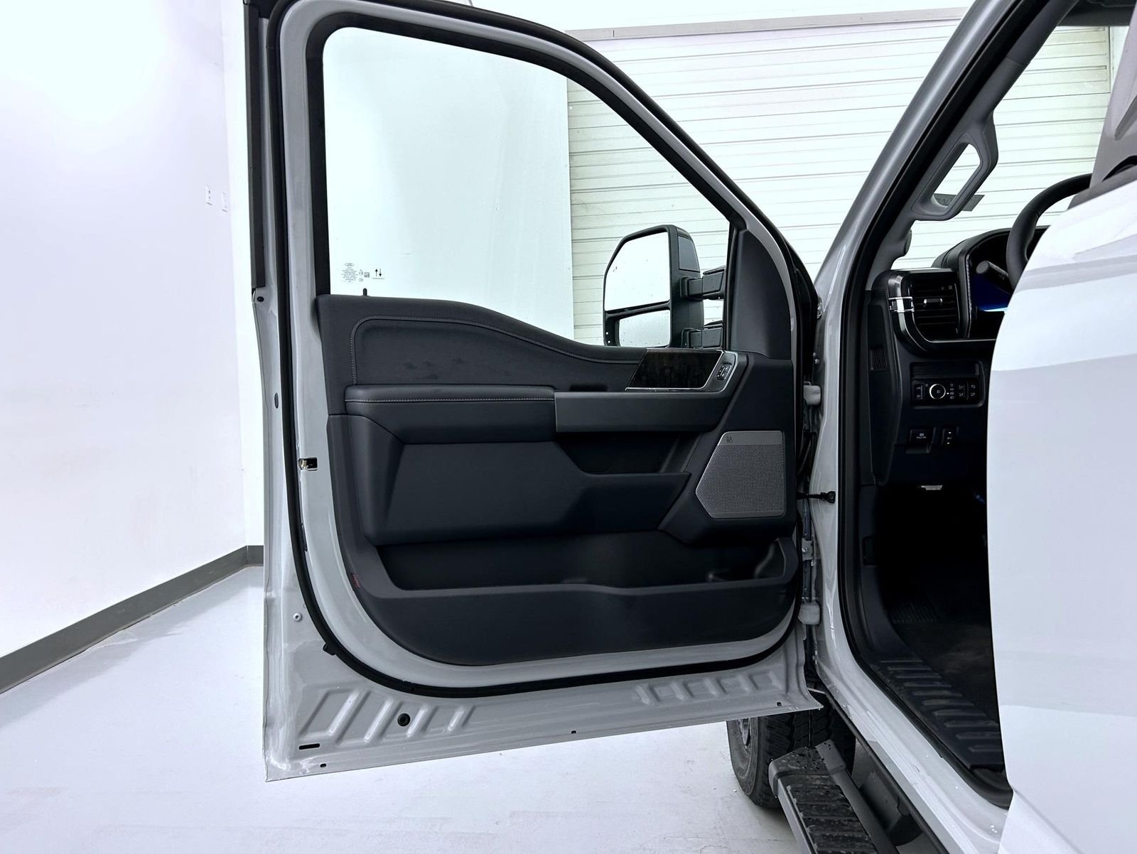New 2026 Avalanche Ford Lariat image 9