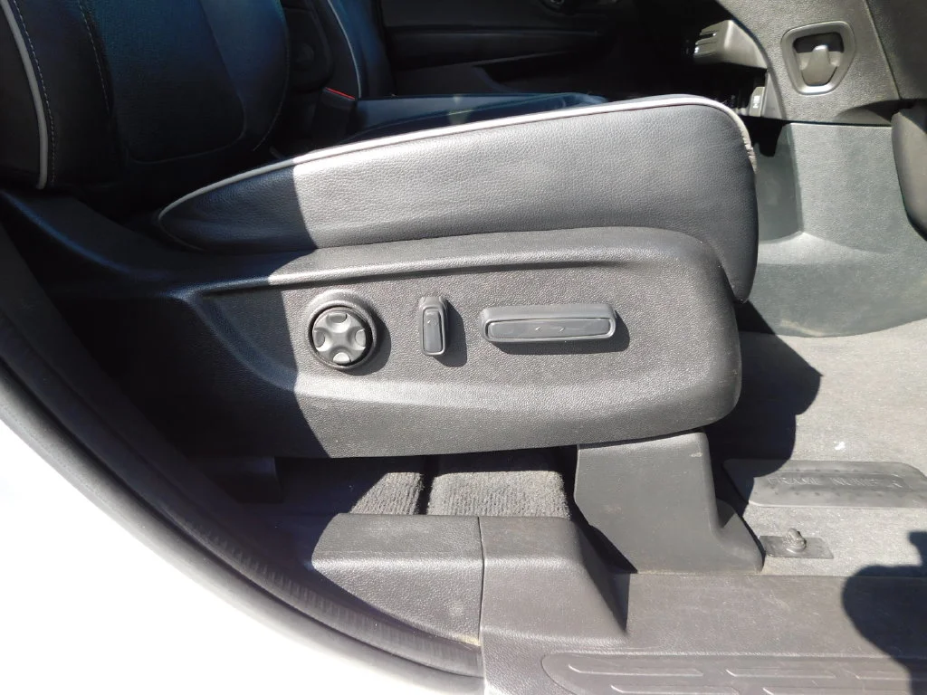 Used 2023 White Honda Elite image 19