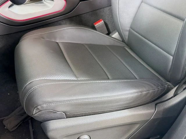 Used 2025 Gray Mercedes-Benz GLE 450e image 22