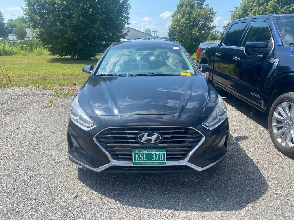 Used 2018 Phantom Black Hyundai SE image 2