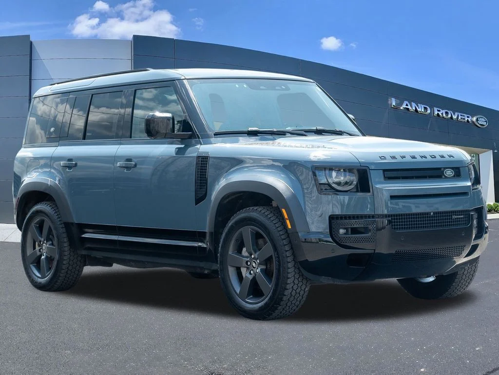 Used 2022 Blue Land Rover X-Dynamic HSE image 3